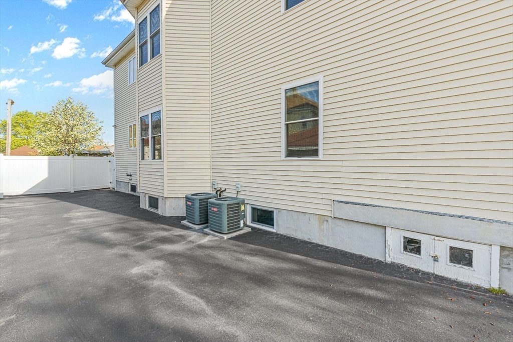 2 bed, 1 bath apartment for rent at 76-78 Bradbury Ave Unit 76, Medford — photo 4 of 27