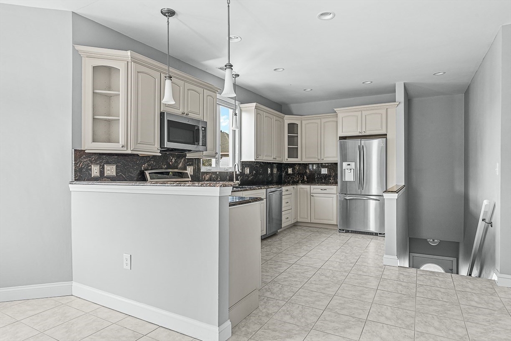 3 bed, 1 bath apartment for rent at 76-78 Bradbury Ave Unit 78, Medford — photo 8 of 32