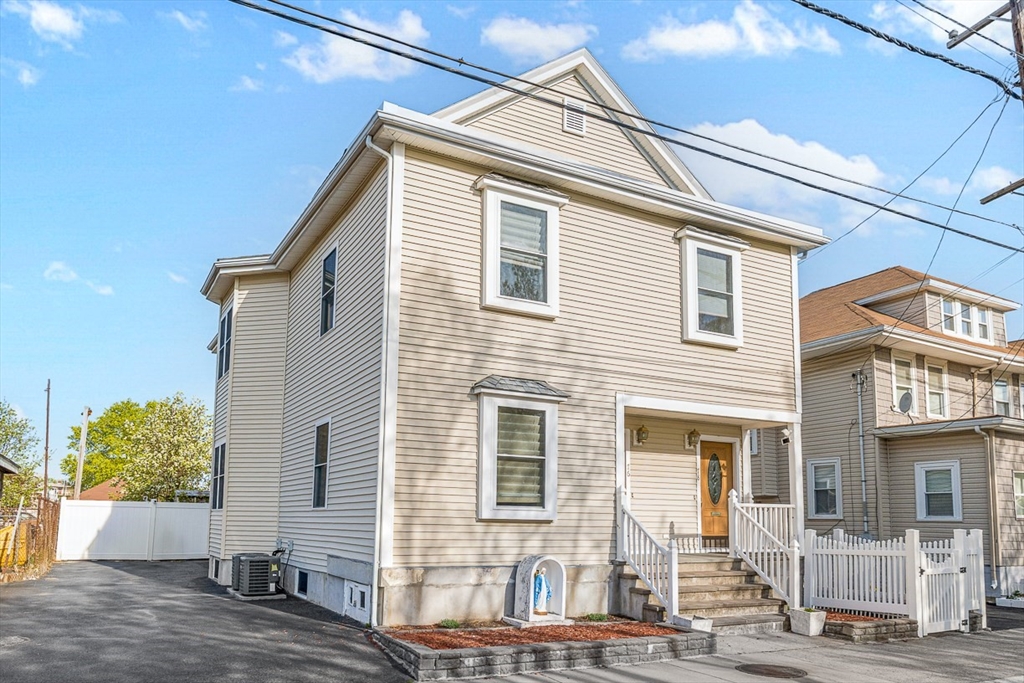 3 bed, 1 bath apartment for rent at 76-78 Bradbury Ave Unit 78, Medford — photo 3 of 32
