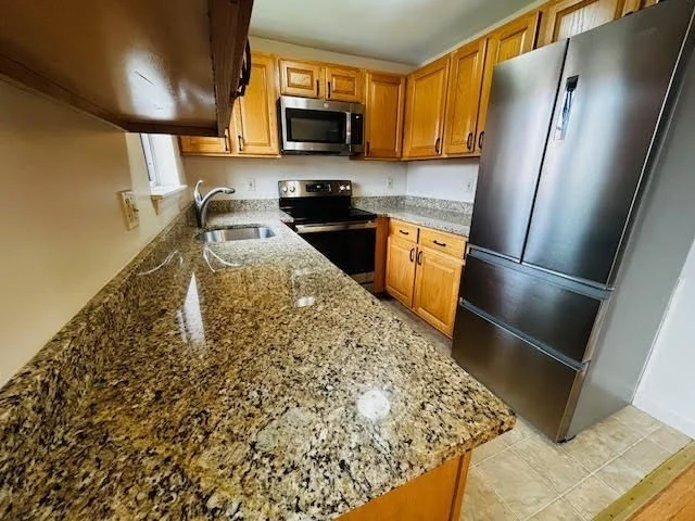 2 bed, 1 bath apartment for rent at 76 B Charles River Rd Unit 76B, Waltham — photo 2 of 20
