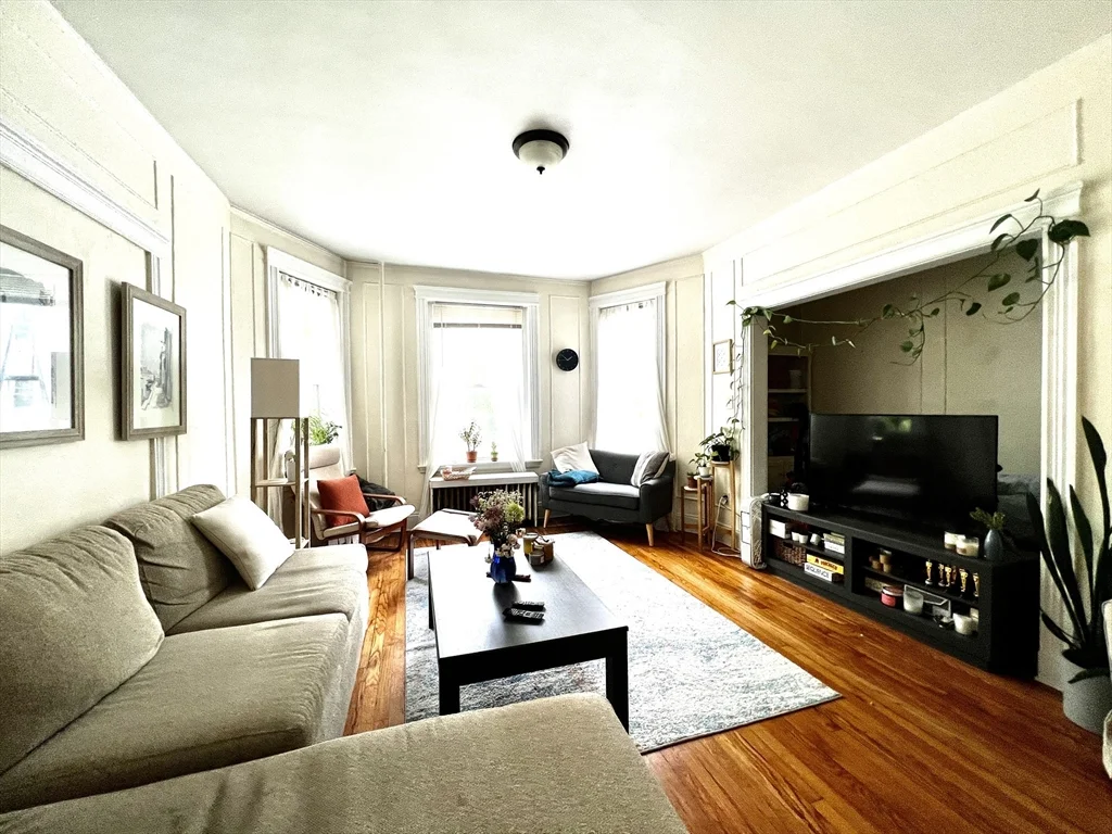 4 bed, 2 bath apartment for rent at 76 Babcock St Unit 1, North Brookline — photo 3 of 16