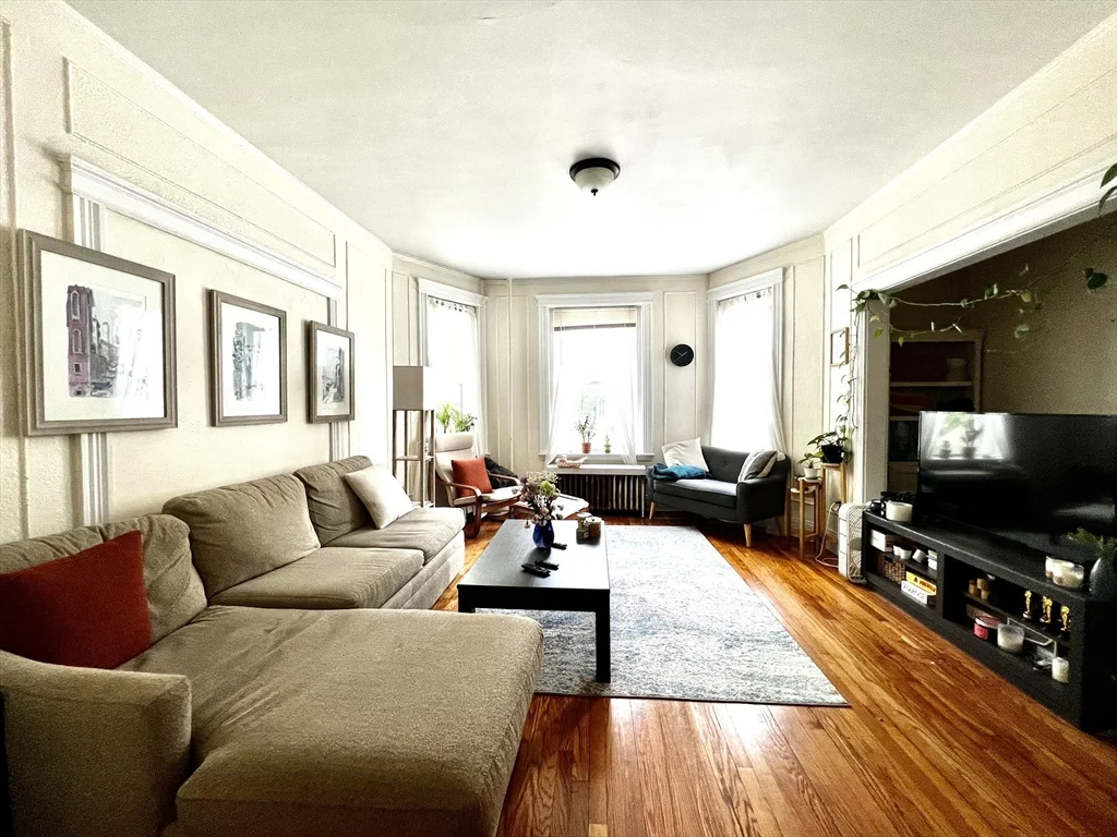 4 bed, 2 bath apartment for rent at 76 Babcock St Unit 1, North Brookline — photo 2 of 16