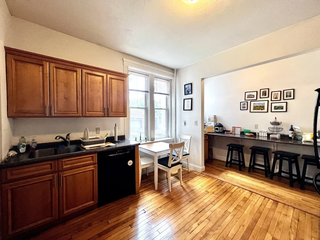 4 bed, 2 bath apartment for rent at 76 Babcock St Unit 1, North Brookline — photo 9 of 16