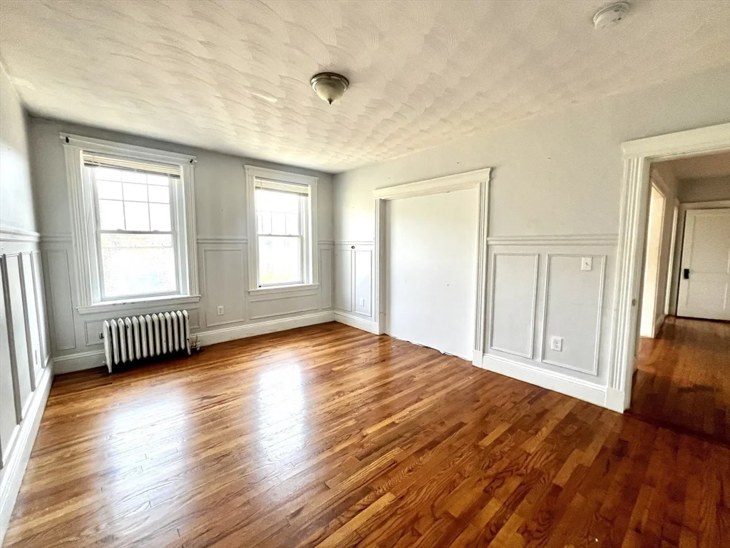 5 bed, 1 bath apartment for rent at 76 Babcock St Unit 3, Coolidge Corner — photo 5 of 23