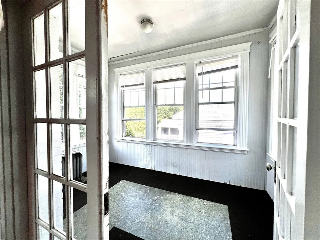 5 bed, 1 bath apartment for rent at 76 Babcock St Unit 3, Coolidge Corner — photo 11 of 23