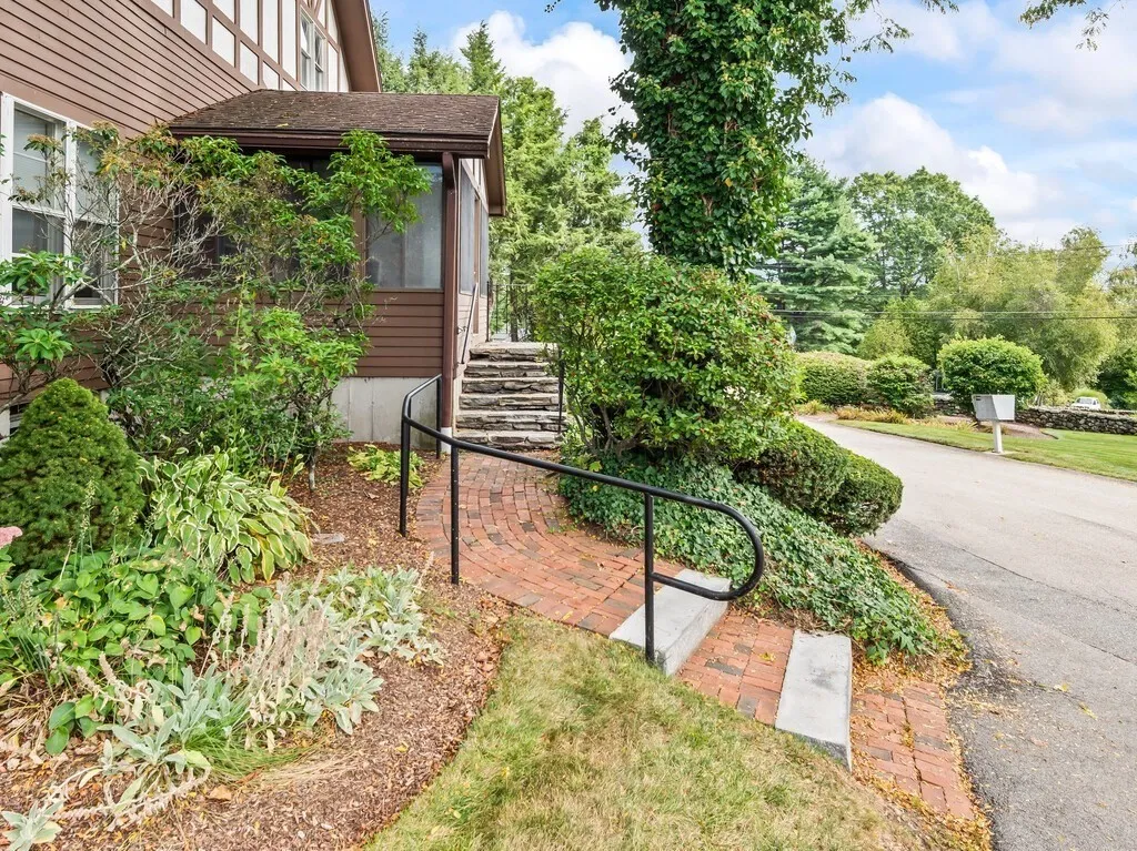 2 bed, 2 bath apartment for rent at 76 Bancroft St Unit C3, Pakachoag Hill — photo 40 of 42