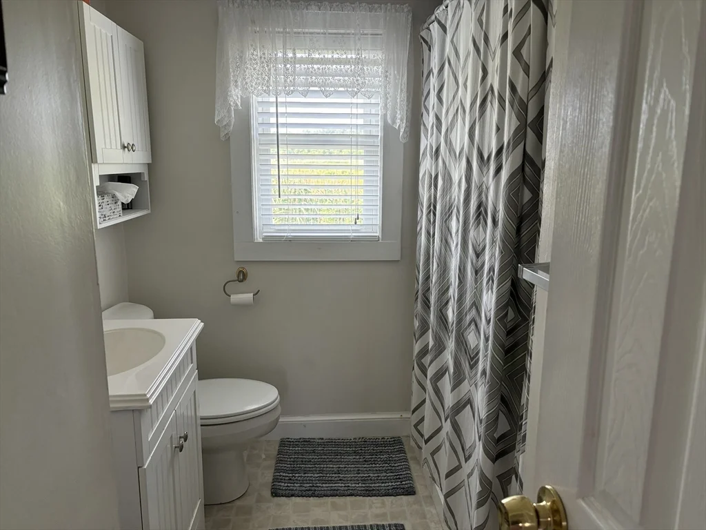 3 bed, 1 bath apartment for rent at 76 Bayberry Rd, Marshfield — photo 12 of 13