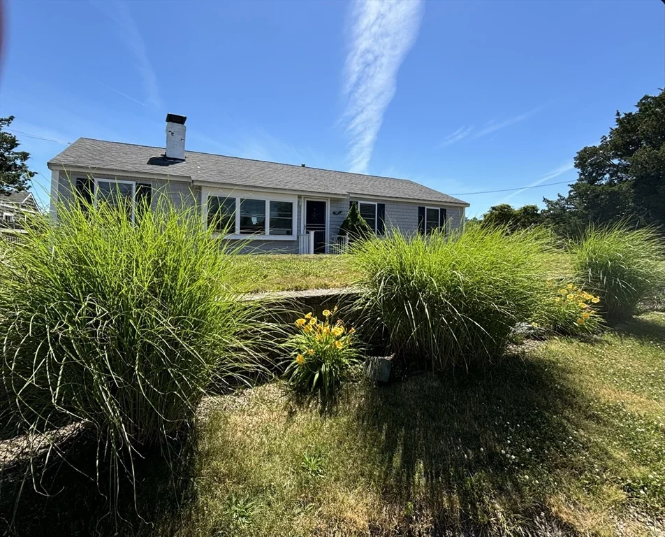 3 bed, 1 bath apartment for rent at 76 Bayberry Rd, Marshfield