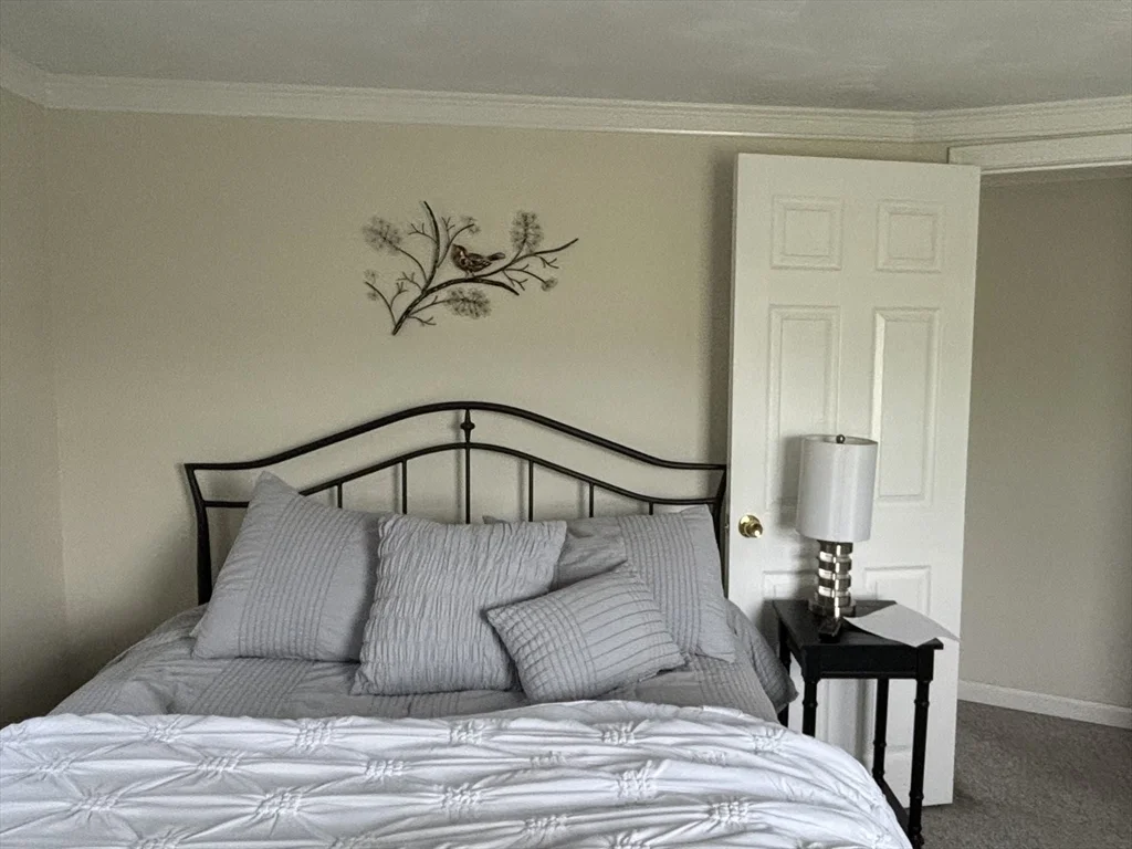 3 bed, 1 bath apartment for rent at 76 Bayberry Rd, Marshfield — photo 9 of 13