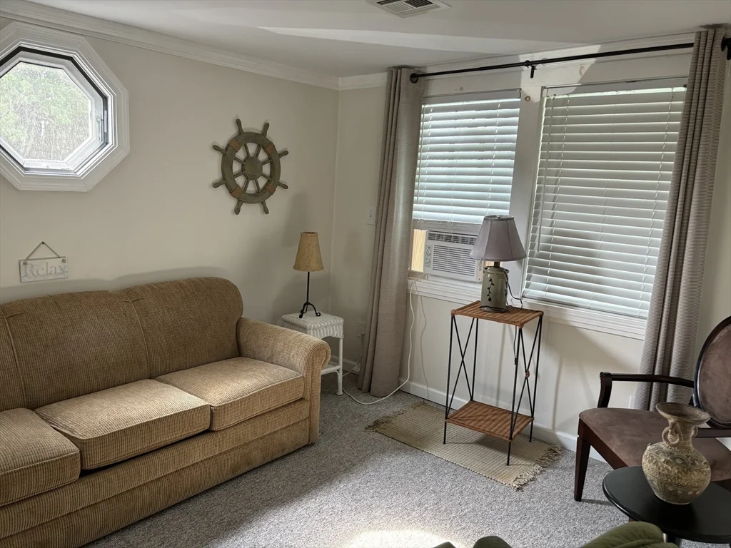 3 bed, 1 bath apartment for rent at 76 Bayberry Rd, Marshfield — photo 6 of 13