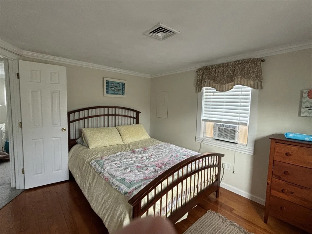 3 bed, 1 bath apartment for rent at 76 Bayberry Rd, Marshfield — photo 10 of 13