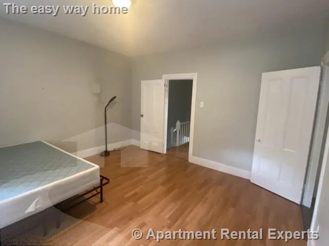 4 bed, 2 bath apartment for rent at 76 Beacon St, Union Square — photo 3 of 15