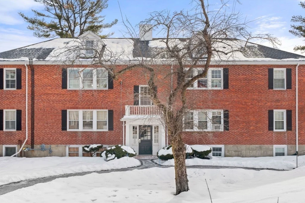 2 bed, 1 bath apartment for rent at 76 Boylston St Unit 4, Chestnut Hill — photo 12 of 14