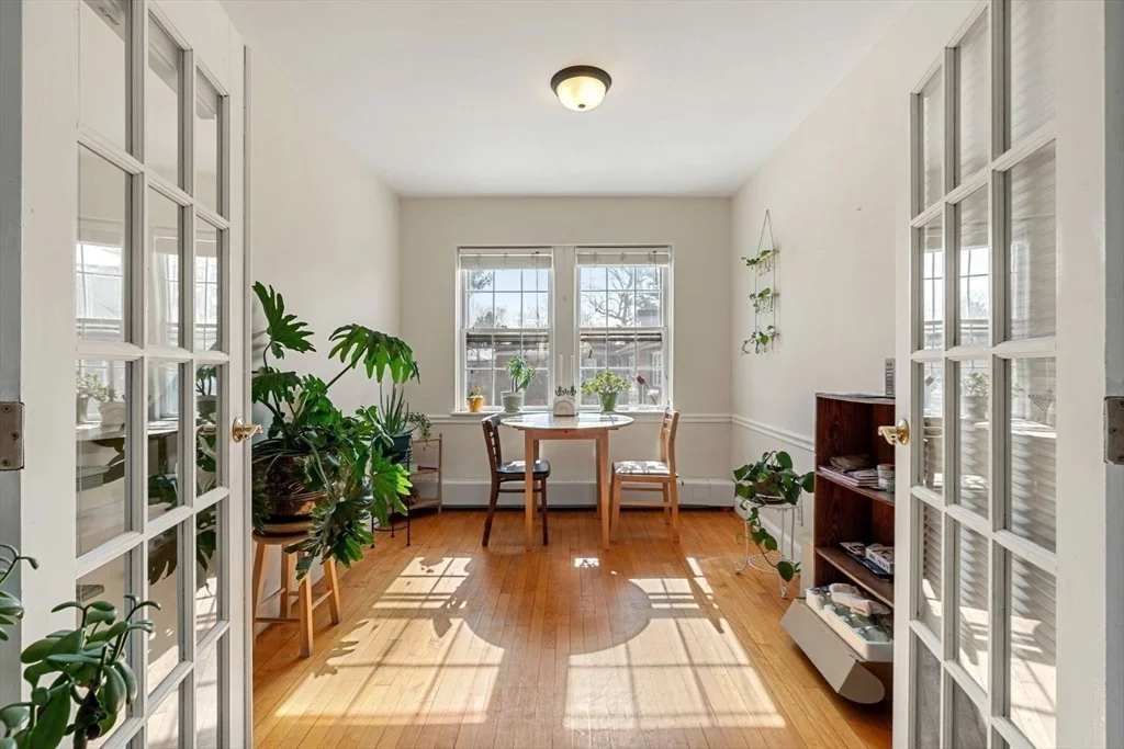 2 bed, 1 bath apartment for rent at 76 Boylston St Unit 4, Chestnut Hill — photo 5 of 14