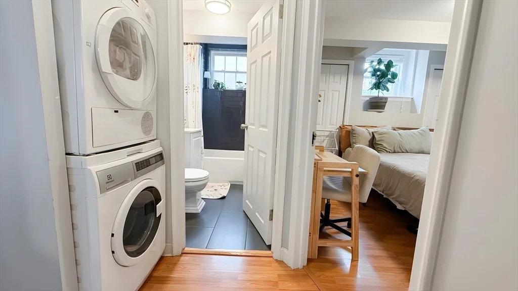 2 bed, 1 bath apartment for rent at 76 Boylston St Unit 5, Chestnut Hill — photo 4 of 17