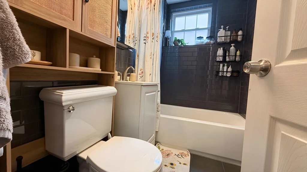2 bed, 1 bath apartment for rent at 76 Boylston St Unit 5, Chestnut Hill — photo 11 of 17