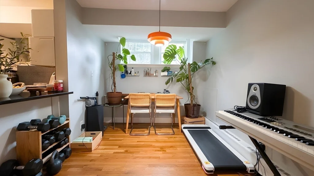 2 bed, 1 bath apartment for rent at 76 Boylston St Unit 5, Chestnut Hill — photo 9 of 17