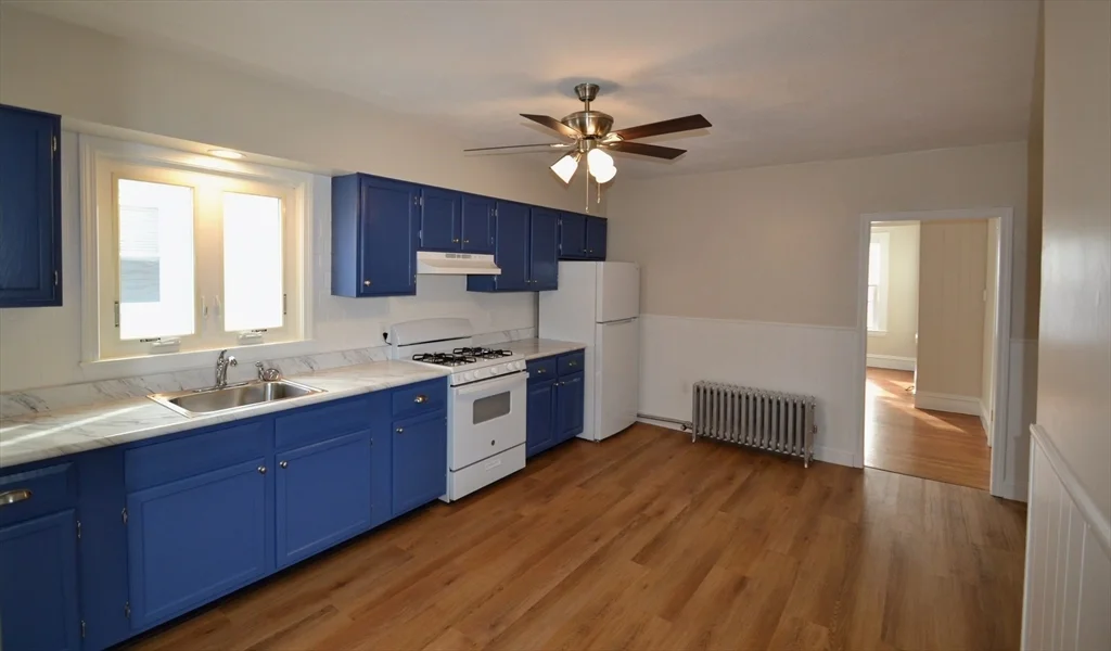 1 bed, 1 bath apartment for rent at 76 Brown St Unit 2, South Waltham — photo 2 of 8