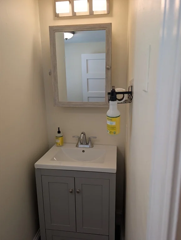 2 bed, 1 bath apartment for rent at 76 Cameron Ave Unit 3, North Cambridge — photo 8 of 10
