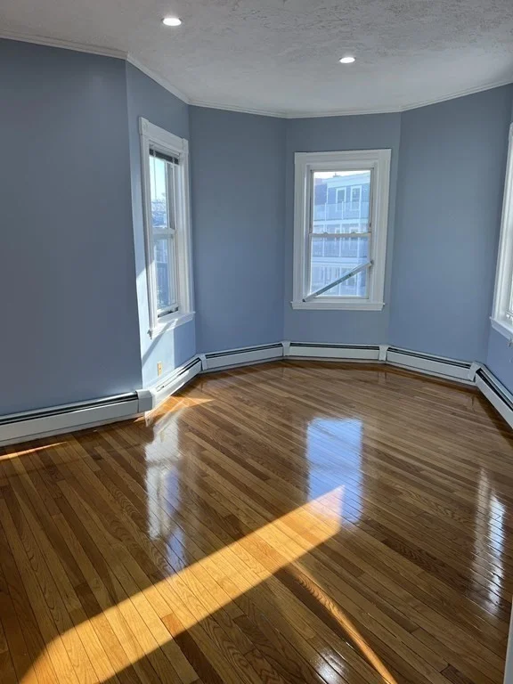 3 bed, 1 bath apartment for rent at 76 Centre Unit 2, Boston — photo 5 of 11