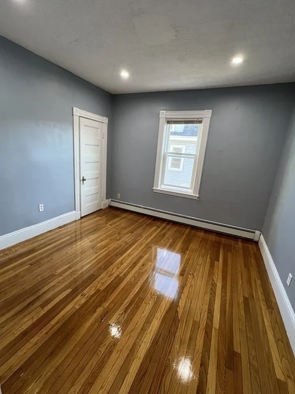 3 bed, 1 bath apartment for rent at 76 Centre Unit 2, Boston — photo 7 of 11