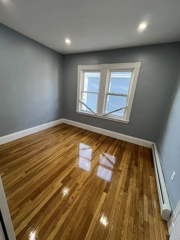 3 bed, 1 bath apartment for rent at 76 Centre Unit 2, Boston — photo 8 of 11