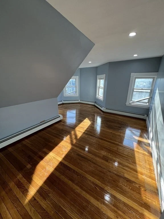 3 bed, 1 bath apartment for rent at 76 Centre Unit 3, Boston — photo 3 of 9