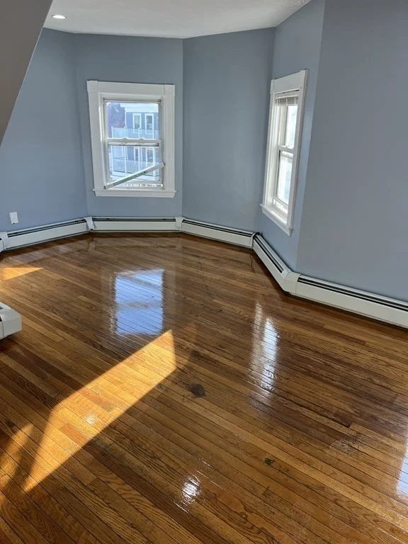 3 bed, 1 bath apartment for rent at 76 Centre Unit 3, Boston — photo 5 of 9