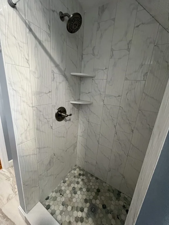 3 bed, 1 bath apartment for rent at 76 Centre Unit 3, Boston — photo 8 of 9