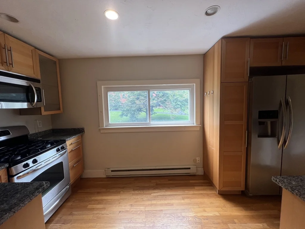 3 bed, 2 bath apartment for rent at 76 Chestnut St Unit 2, West Newton — photo 3 of 21