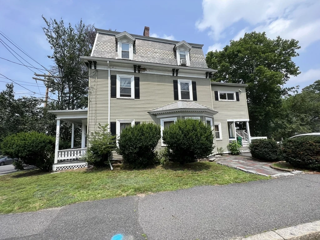 3 bed, 2 bath apartment for rent at 76 Chestnut St Unit 2, West Newton
