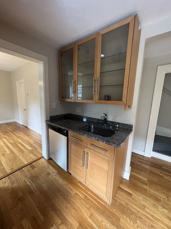 3 bed, 2 bath apartment for rent at 76 Chestnut St Unit 2, West Newton — photo 6 of 21