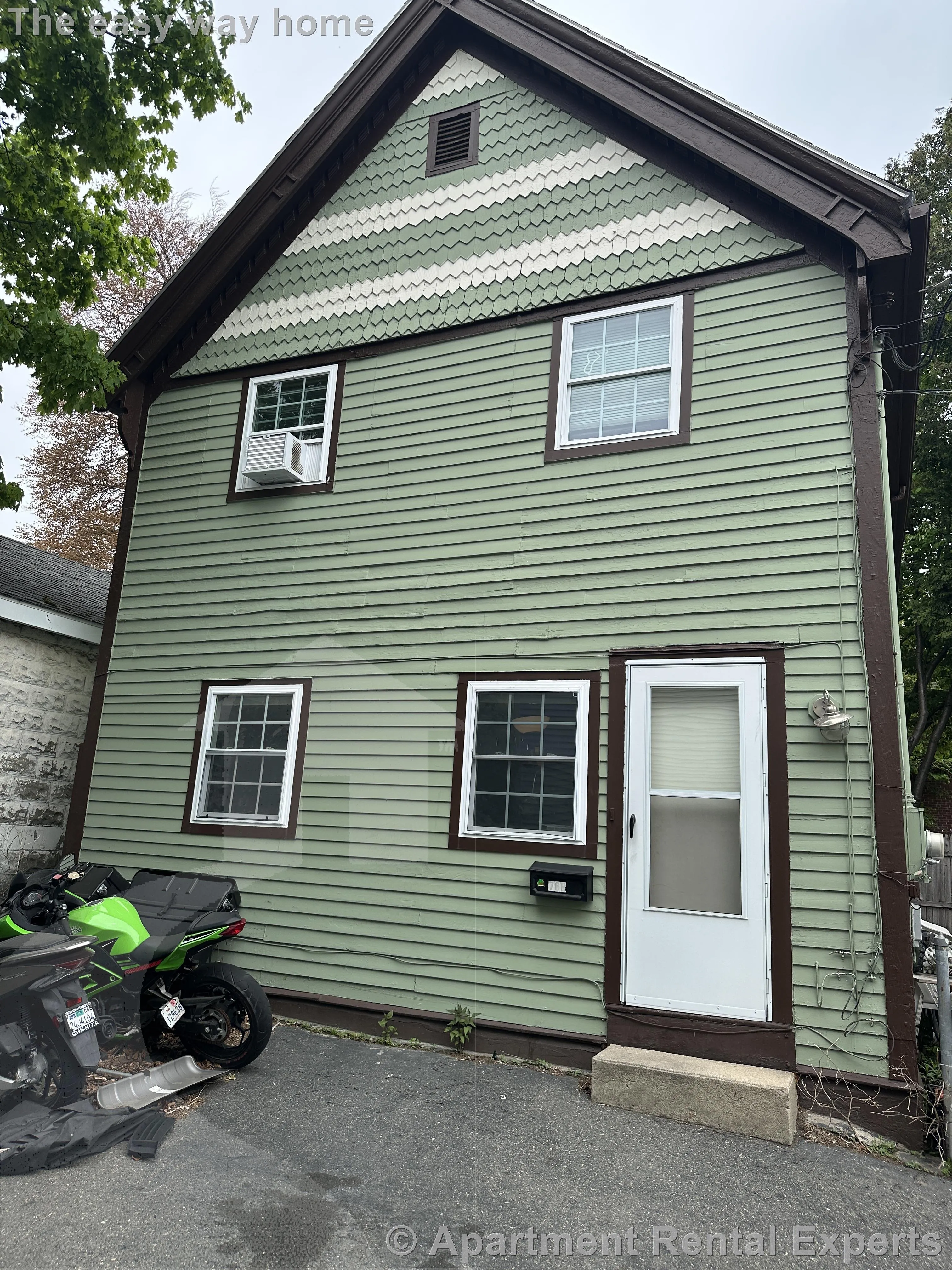 3 bed, 1 bath apartment for rent at 76 College Ave Unit REAR, Davis Square — photo 10 of 10