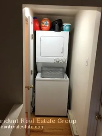 3 bed, 1 bath apartment for rent at 76 College Ave Unit sf, Tufts — photo 3 of 7