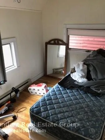 3 bed, 1 bath apartment for rent at 76 College Ave Unit sf, Tufts — photo 7 of 7