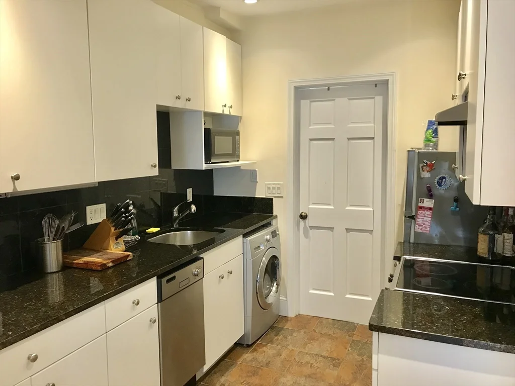 Studio bed, 1 bath apartment for rent at 76 Commonwealth Ave Unit 12, Back Bay — photo 3 of 8