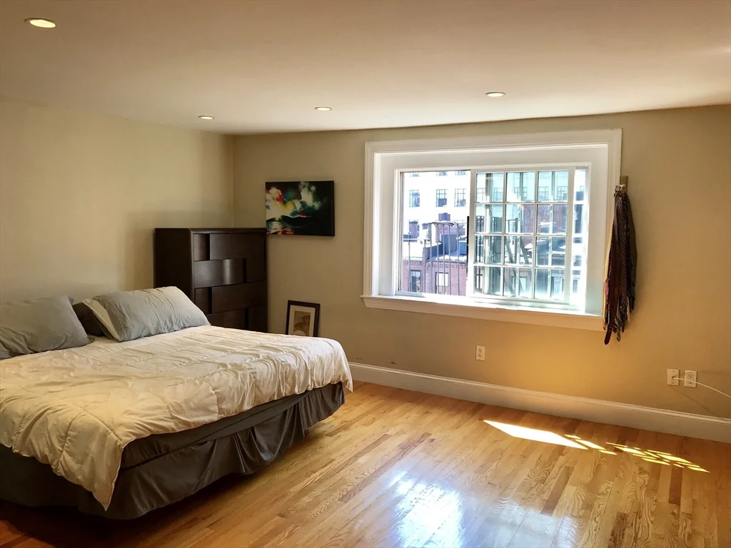 Studio bed, 1 bath apartment for rent at 76 Commonwealth Ave Unit 12, Back Bay — photo 1 of 8