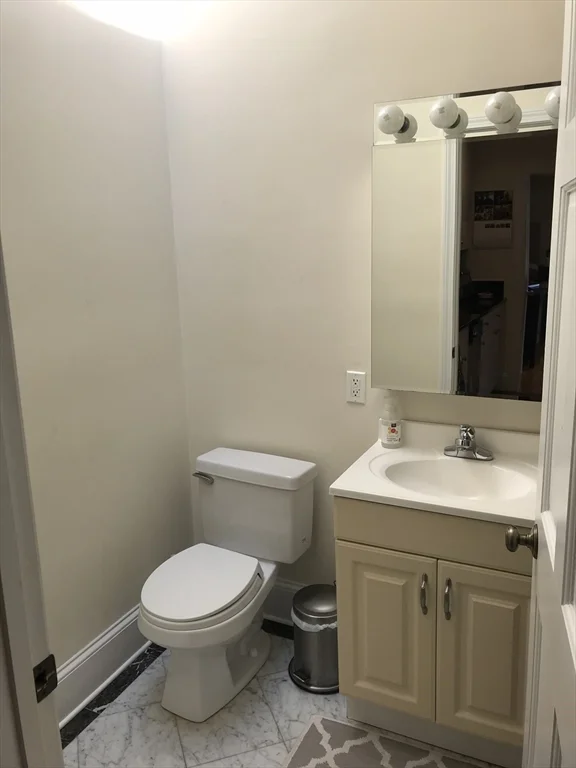Studio bed, 1 bath apartment for rent at 76 Commonwealth Ave Unit 12, Back Bay — photo 7 of 8