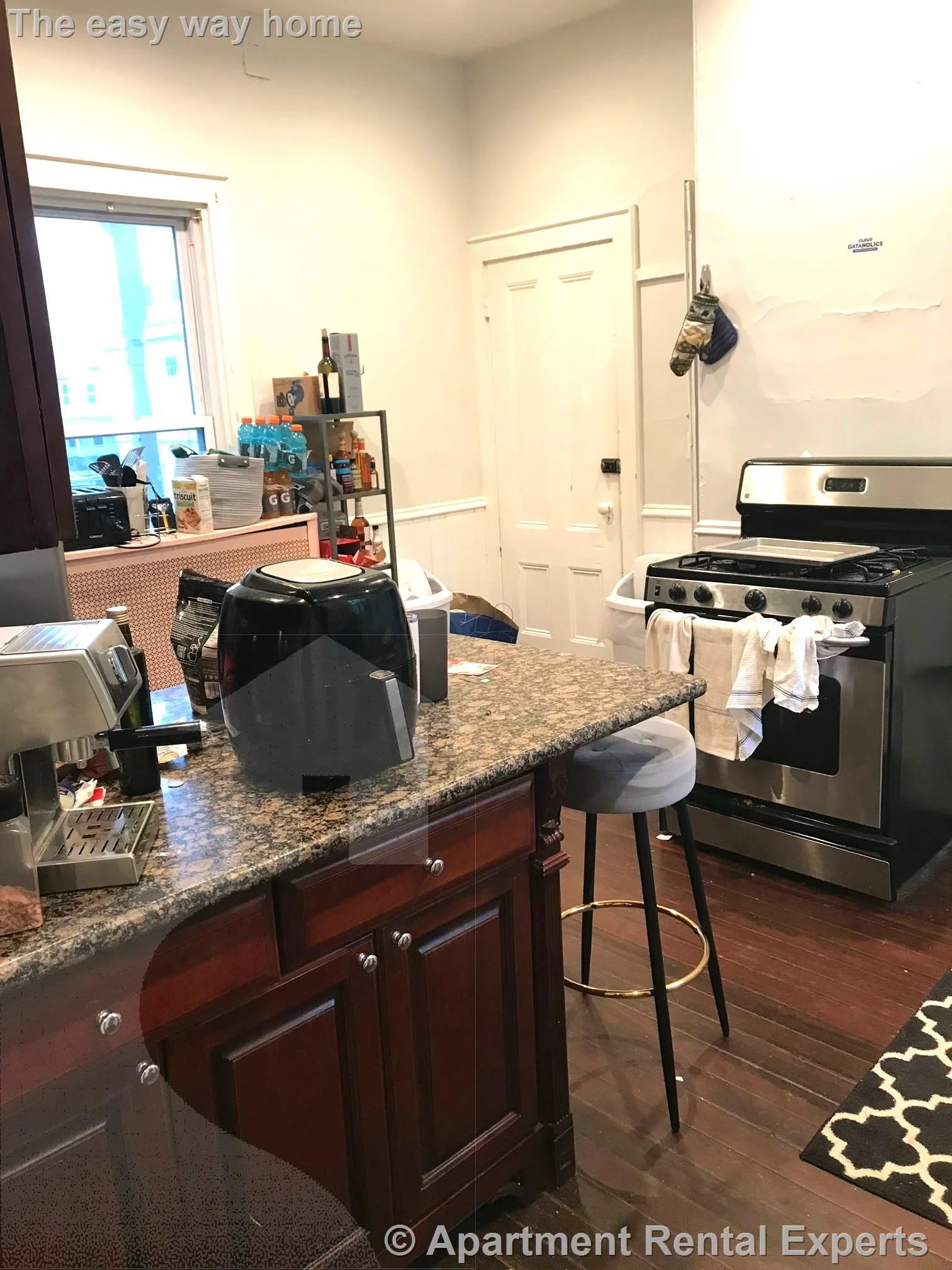 4 bed, 1 bath apartment for rent at 76 Curtis St Unit 1, Teele Square — photo 3 of 14