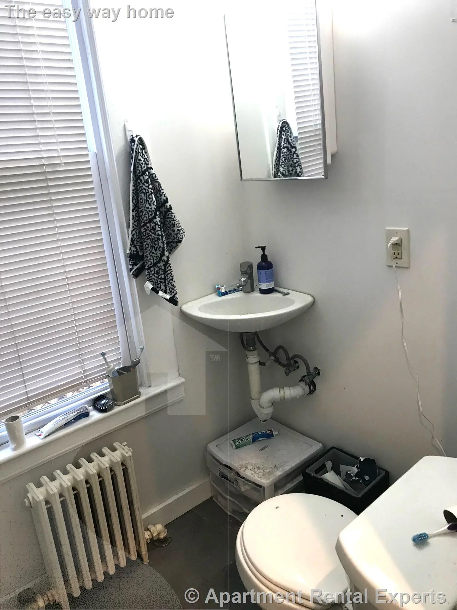 4 bed, 1 bath apartment for rent at 76 Curtis St Unit 1, Teele Square — photo 11 of 14