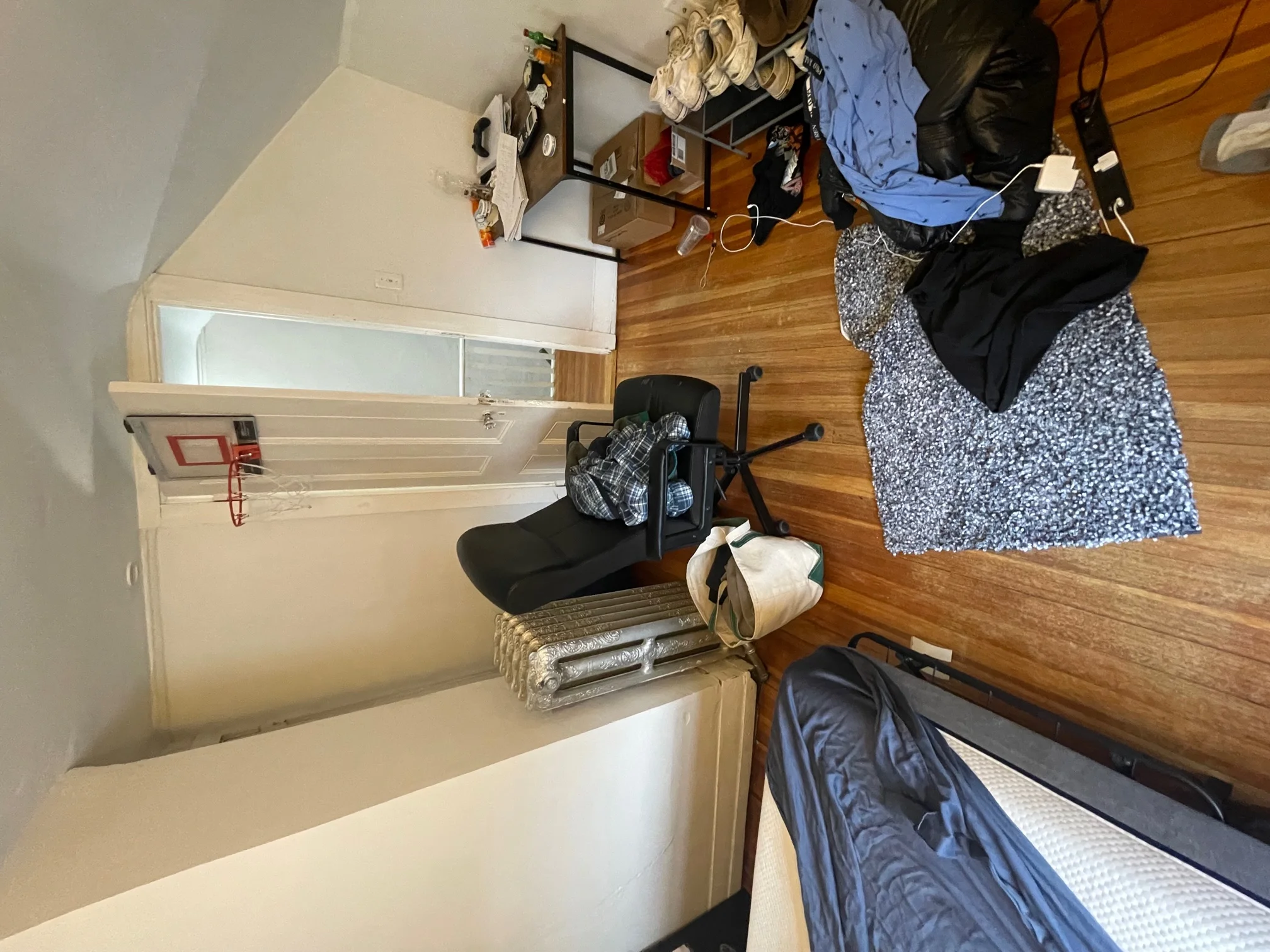 5 bed, 1 bath apartment for rent at 76 Curtis St Unit 2, West Somerville — photo 16 of 17