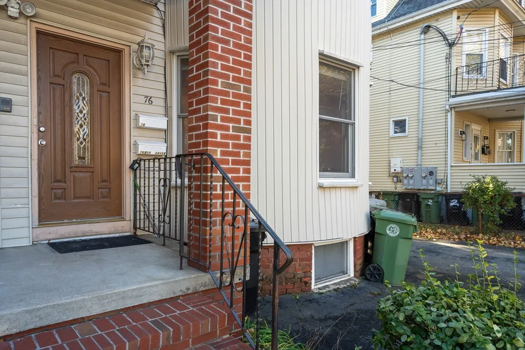 2 bed, 1 bath apartment for rent at 76 Dexter Ave Unit 1, Watertown — photo 2 of 15