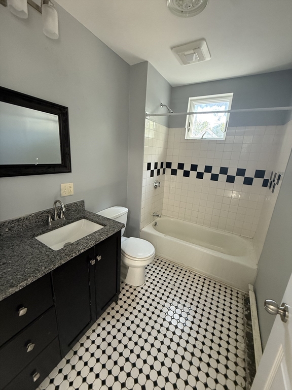 3 bed, 1 bath apartment for rent at 76 Division St Unit 1, North Attleboro — photo 4 of 18