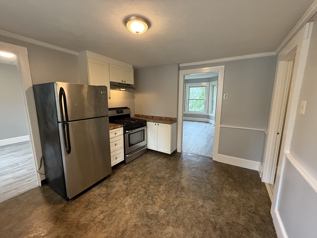3 bed, 1 bath apartment for rent at 76 Division St Unit 2, North Attleboro — photo 2 of 16