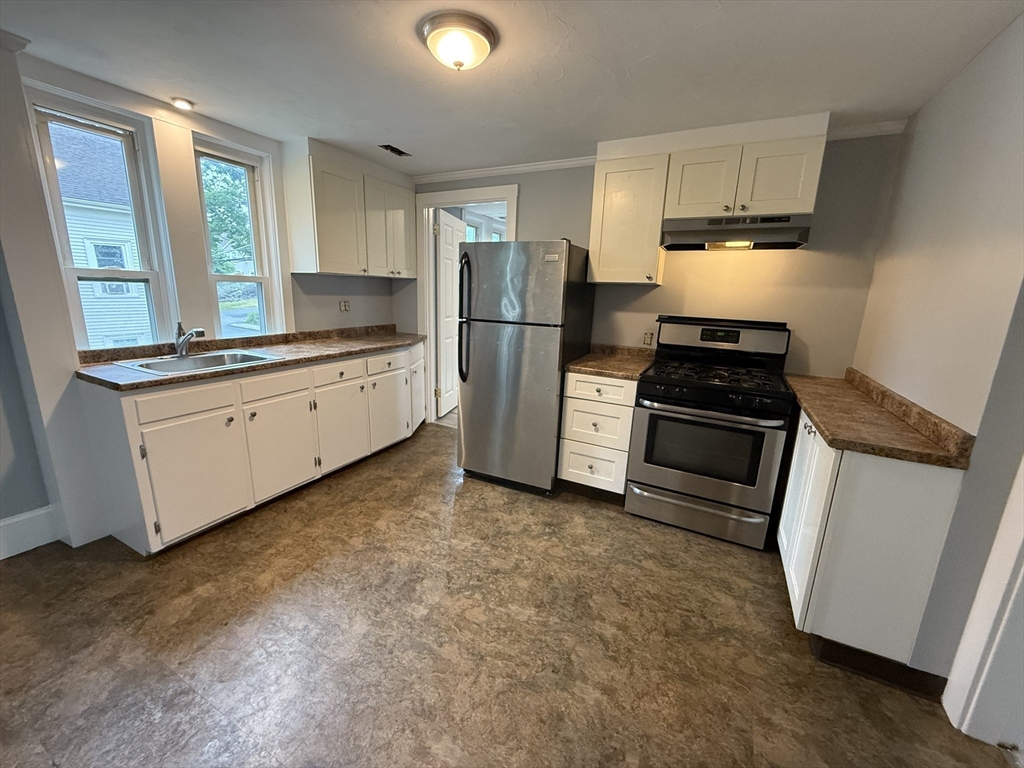 3 bed, 1 bath apartment for rent at 76 Division St Unit 2, North Attleboro