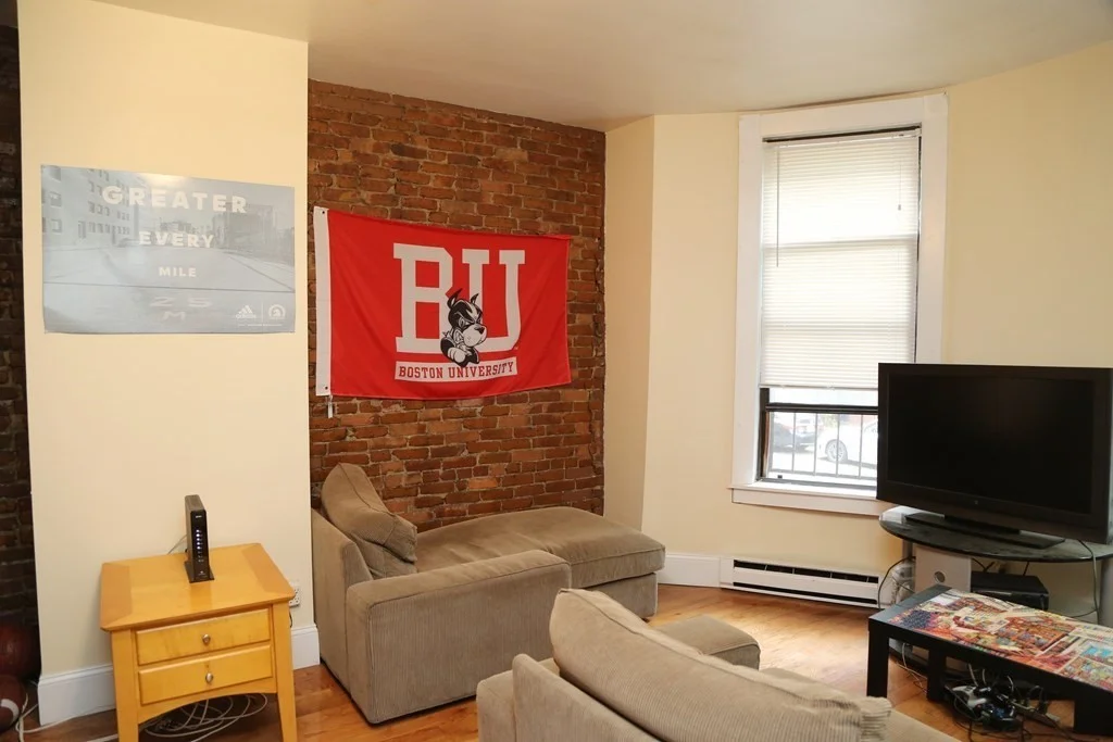 3 bed, 2 bath apartment for rent at 76 E Brookline St Unit 1, Boston — photo 5 of 17