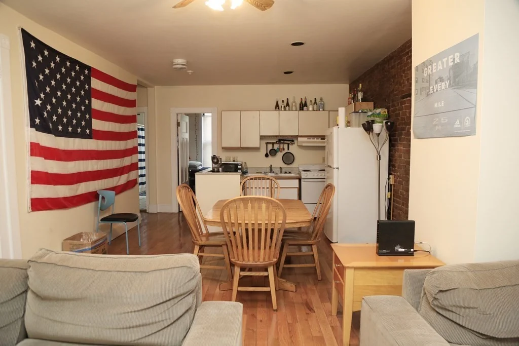 3 bed, 2 bath apartment for rent at 76 E Brookline St Unit 1, Boston — photo 4 of 17