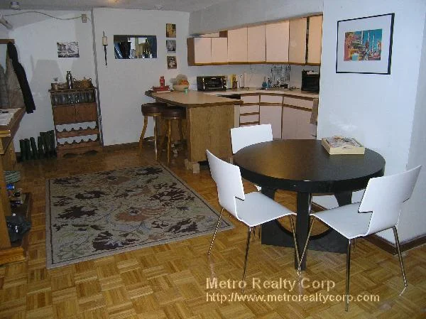 3 bed, 1 bath apartment for rent at 76 Egmont St Unit B, Coolidge Corner — photo 3 of 4