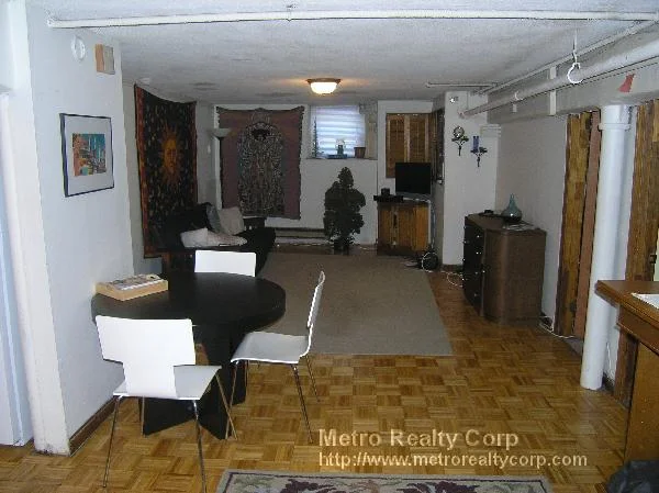 3 bed, 1 bath apartment for rent at 76 Egmont St Unit B, Coolidge Corner