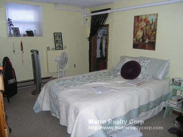 3 bed, 1 bath apartment for rent at 76 Egmont St Unit B, Coolidge Corner — photo 4 of 4